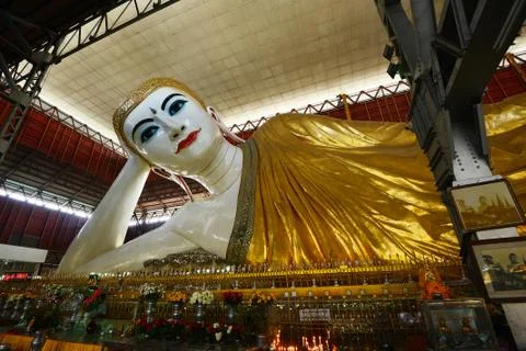 Reclining buddha yangon Stock Photos