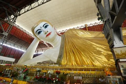 Reclining buddha yangon Stock Photos
