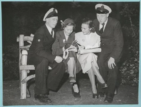 RECORD DATE NOT STATED  2 para.. Copyright: xpiemagsx marmu240321-20386 !A... 스톡 사진