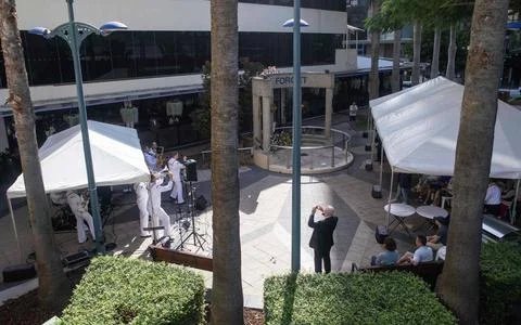 RECORD DATE NOT STATED 220508-N-VD554-1095 SURFERS PARADISE, Australia (Ma... Stock-Fotos