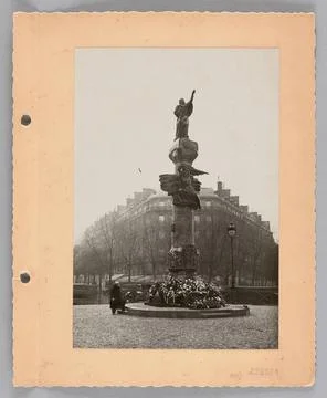 RECORD DATE NOT STATED  Adam Mickiewicz monument in Paris, chisel Emile An... Foto stock