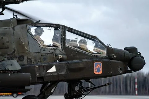 RECORD DATE NOT STATED An AH-64D Apache Longbow helicopter assigned to 1-3... Foto stock