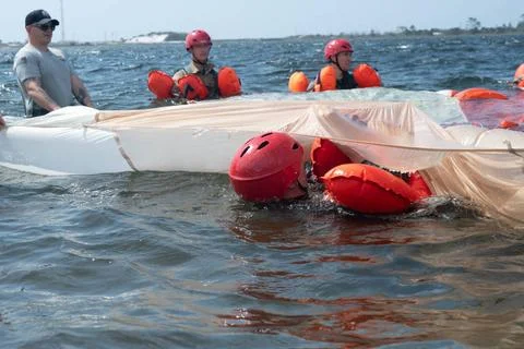 RECORD DATE NOT STATED Air Commandos participate in Parachute Water Surviv... Stock Photos