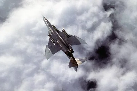 RECORD DATE NOT STATED An air-to-air underside view of a 335th Tactical Fi... Foto stock