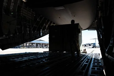 RECORD DATE NOT STATED  Airman assigned to the 6th Airlift Squadron load c... Stock Photos