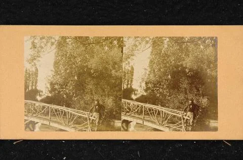 RECORD DATE NOT STATED  Anonym Holzbrücke in the park of St.Cloud At Paris.. Foto stock