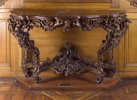 RECORD DATE NOT STATED  Anonymous. Applique table. Oak, around 1730. Paris... Foto stock
