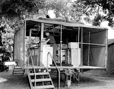 RECORD DATE NOT STATED The Army s Mobile Kitchen Trailer which is capable ... Stock Photos
