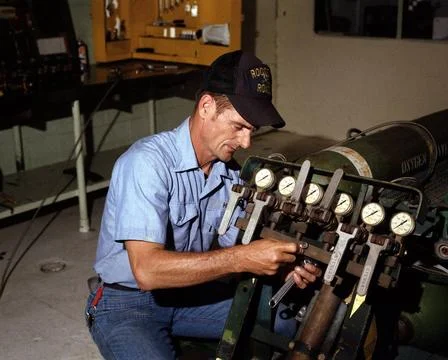 RECORD DATE NOT STATED Aviation Structural Mechanic 2nd Class Benny Hill w... Stock Photos
