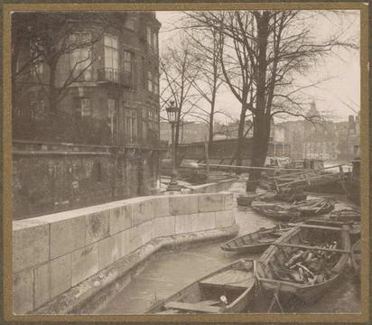 RECORD DATE NOT STATED  Boats along a quay during the flood of Paris, G. D... Stock Photos