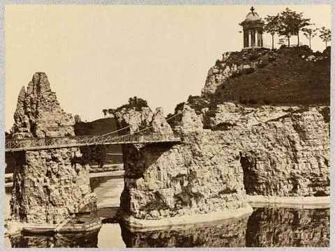 RECORD DATE NOT STATED  Bridge and temple of the Sibylle, Parc des Buttes-... Stockfoto's