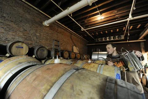 RECORD DATE NOT STATED Brooklyn, N.Y., Dec. 4, 2012 Resident wine maker Ch... Fotos Stock