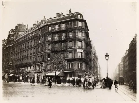 RECORD DATE NOT STATED  Building at the crossroads of 127 rue Lafayette an... Stock Photos