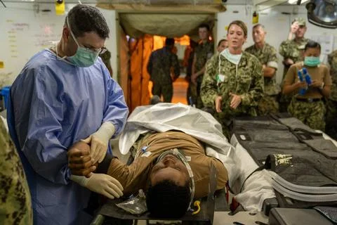 RECORD DATE NOT STATED CAMP PENDLETON, Calif. (Apr. 25, 2022) - Medical pe... Stock Photos