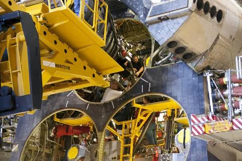 RECORD DATE NOT STATED  CAPE CANAVERAL, Fla. Inside Orbiter Processing Fac... Foto stock