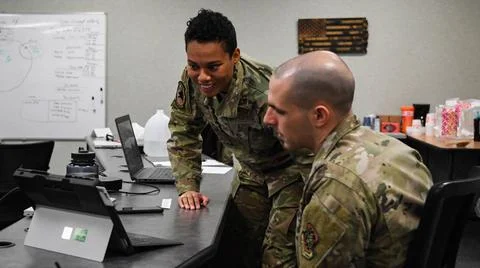 RECORD DATE NOT STATED Capt. Katia Pillot, left, from the 725th Air Mobili... Foto stock
