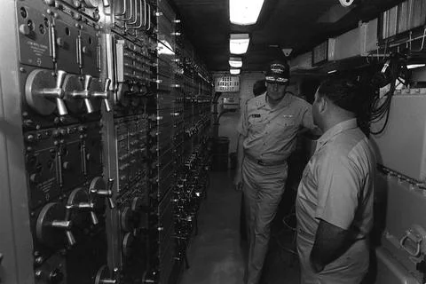 RECORD DATE NOT STATED CAPT. Joe Lee Frank, left, executive officer of the... 写真素材