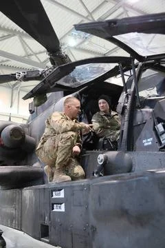RECORD DATE NOT STATED Chief Warrant Officer 2 Louis Mannino, Apache pilot... Foto stock