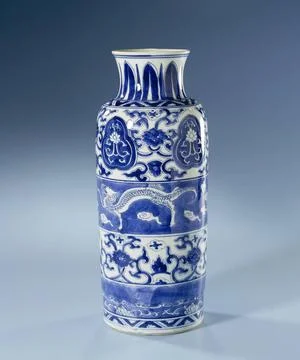 RECORD DATE NOT STATED  Cilindrical vase with dragons and floral scrolls, ... 스톡 사진