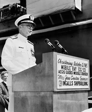 RECORD DATE NOT STATED Commodore John F. Shaw, program manager, Aegis Ship... Foto stock