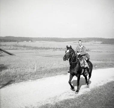 RECORD DATE NOT STATED Conscripts on horseback. Norrland s Dragon Regiment... Stockfoto's