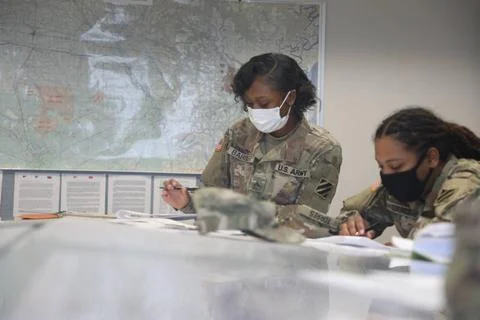 RECORD DATE NOT STATED Cpl. Johnnae Barber and Spc. Jasmine Torres, automa... Stock Photos