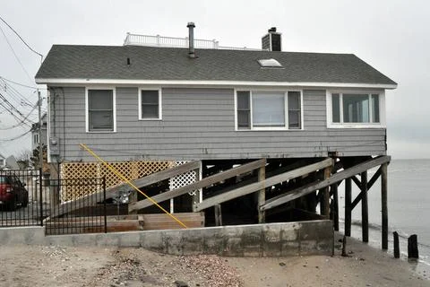 RECORD DATE NOT STATED Cross-braced Wood Pilings Saved Many Homes. Connect... Fotos Stock