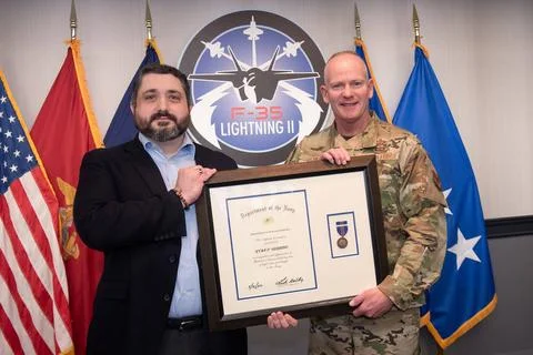 RECORD DATE NOT STATED CRYSTAL CITY, VA. (Oct. 27, 2022) Lt. Gen. Michael ... Stock Photos