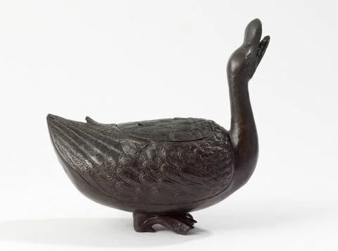 RECORD DATE NOT STATED  Duck. Bronze. Japan. Paris, Cernuschi museum. Anim... Stockfoto's