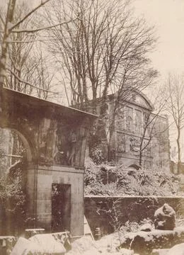 RECORD DATE NOT STATED Ecole des Beaux-Arts, Paris / In the Garden of the ... Stockfoto's