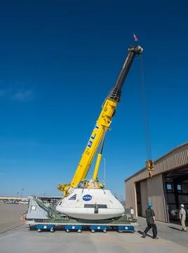 RECORD DATE NOT STATED  Engineers prepare to test the parachute system for... Stock Photos