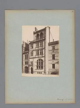 RECORD DATE NOT STATED  Facade of a building in Paris, designed by Jean Ca... Fotos de archivo