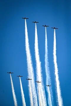RECORD DATE NOT STATED Full Throttle, a formation team, practices their ac... Fotos Stock