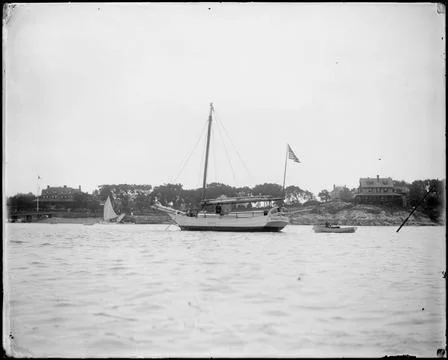 RECORD DATE NOT STATED Gaff-rigged sloop Spray from Boston moored near Eas... Stock Photos