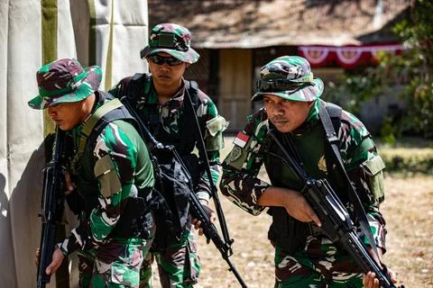 RECORD DATE NOT STATED  A group of Indonesian Service Members conduct Mili... Foto stock