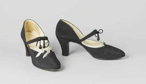 RECORD DATE NOT STATED  High-heeled shoes with undulating bands, c. 1930 L... Stock Photos
