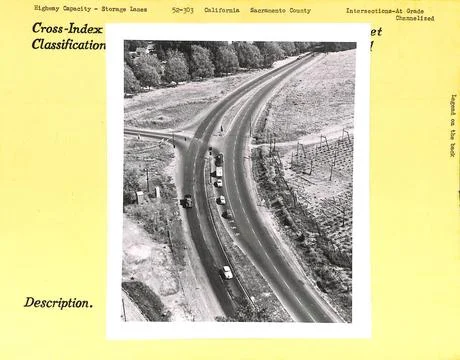 RECORD DATE NOT STATED Intersection at grade, channelized T with median la... Stock Photos