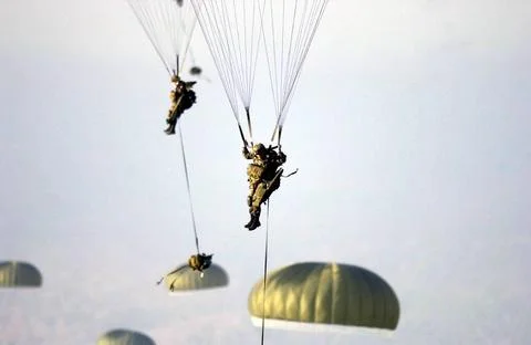 RECORD DATE NOT STATED It s a long way down for members of the Airborne Co... Foto stock