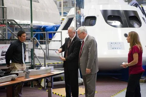 RECORD DATE NOT STATED  JSC Director Mike Coats and Orion Program Manager ... 스톡 사진