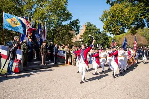 RECORD DATE NOT STATED The leader of a fifes and drums unit renders honors... Foto stock