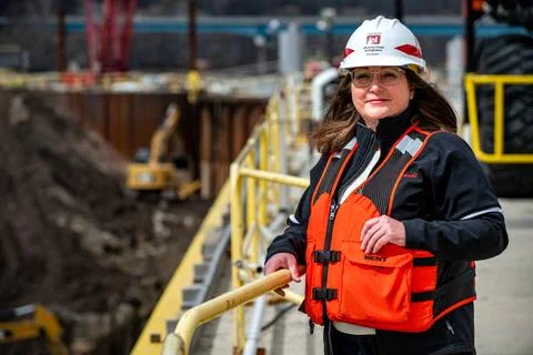 RECORD DATE NOT STATED LeeAnn Shinavski, chief of contract administration ... Stock Photos