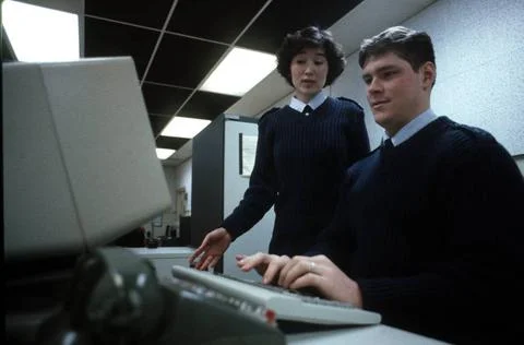 RECORD DATE NOT STATED LT Ann Breland talks to SSGT Joseph Bonn as he load... Foto stock