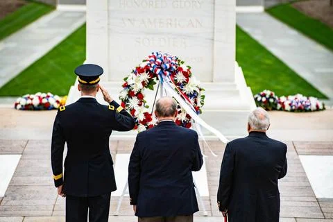 RECORD DATE NOT STATED Maj. Gen. Allan M. Pepin (left), commanding general... Stock Photos