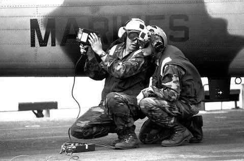 RECORD DATE NOT STATED Marines check the alignment and synchronization of ... Stock Photos