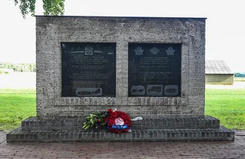 RECORD DATE NOT STATED Members of Parachute Group Holland, and multiple ve... Stockfoto's