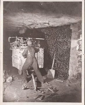 RECORD DATE NOT STATED  Nadar The catacombs of Paris. Collodium paper, mat... Foto stock