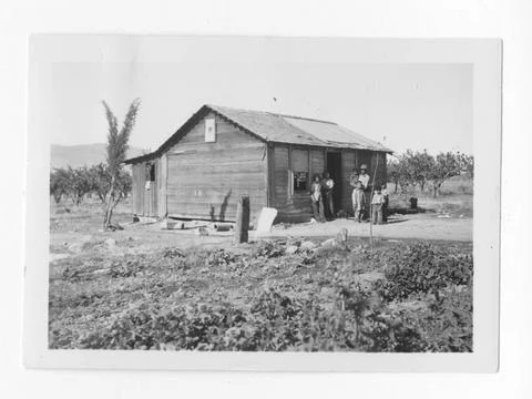RECORD DATE NOT STATED Original caption: Joseph Miguel Morongo. Old house.... 스톡 사진