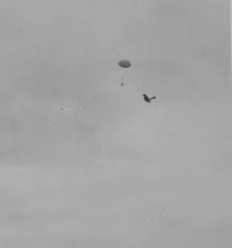 RECORD DATE NOT STATED  Parachute of Raoul Thörnblad on Ilug 1923 Parachut.. 스톡 사진