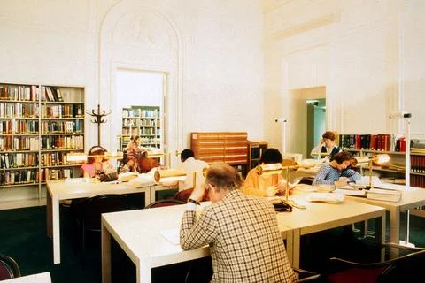 RECORD DATE NOT STATED Paris - Annex Office Building - 1985, United States... Fotos de archivo