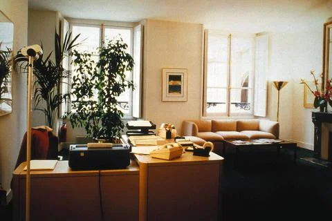 RECORD DATE NOT STATED Paris - Annex Office Building - 1985, United States... Fotos de archivo